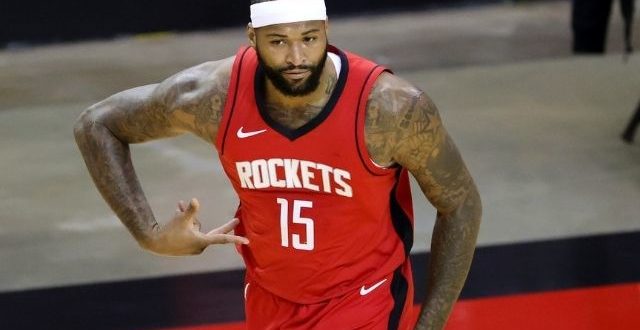 demarcus-cousins-wearing red uniform