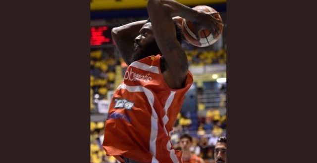 Norvel_Pelle_Varese dunk