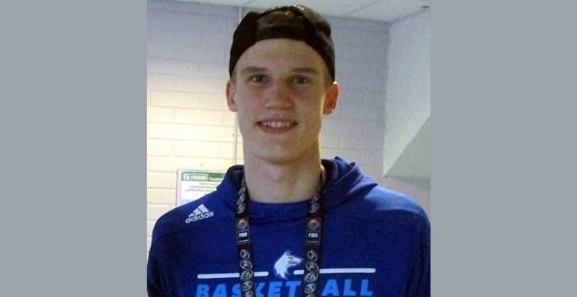 Lauri_Markkanen in blue